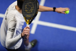 Man playing tennis