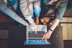 People-taking-part-in-online-sports-betting