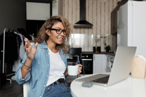 Woman-Laptop