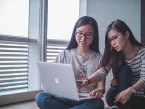 Women-checking-out-online-sportsbooks