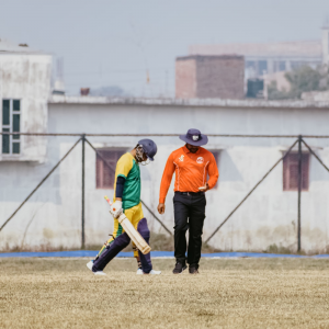 Batsmen-umpire-out