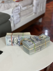Betting-money-2
