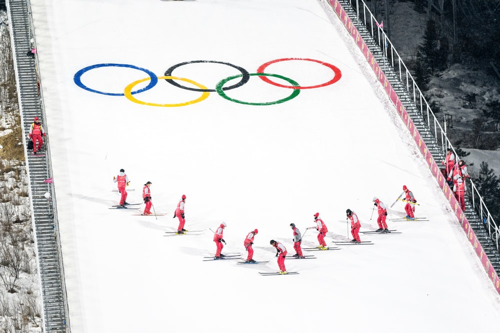 Skiers in a ‘V’ formation at the 2018 Olympics
