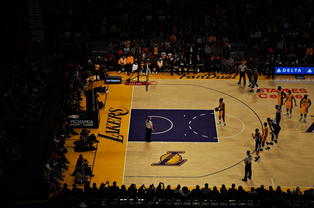 The last throw at a Lakers game
