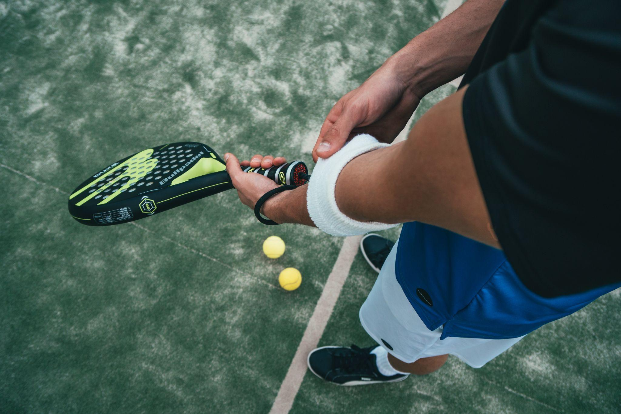 Tennis player holding a racket